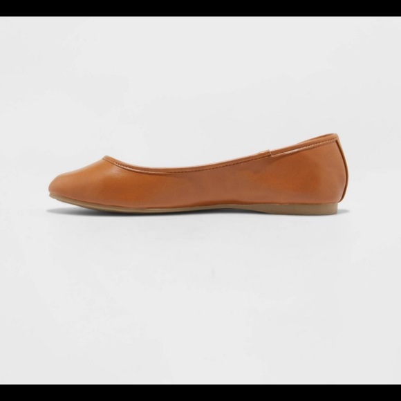 Round toe flats NWT universal thread Cognac color - Picture 3 of 3